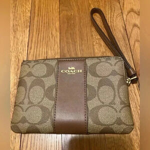NWT COACH Brown Wristlet